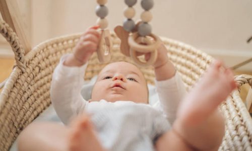 Comment éveiller son bébé avec Montessori ?