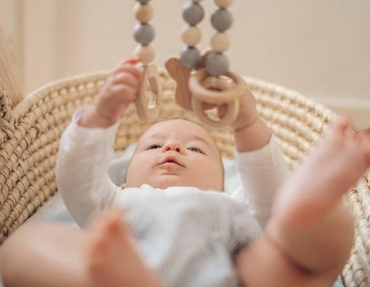 Comment éveiller son bébé avec Montessori ?