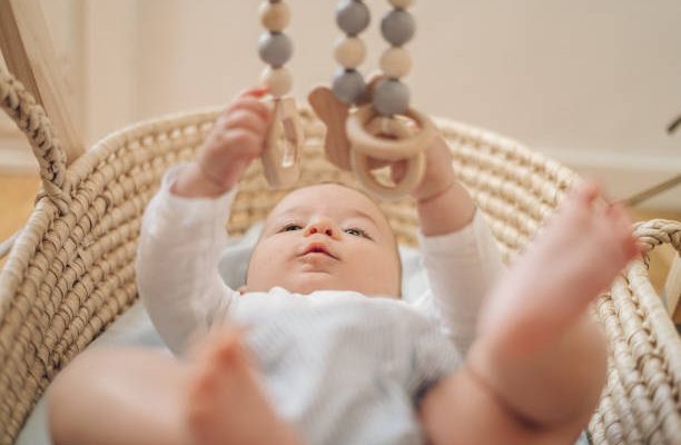Comment éveiller son bébé avec Montessori ?