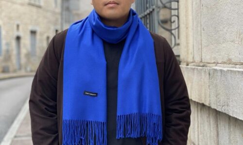 Écharpe en cachemire : ce détail qui change vraiment l’hiver